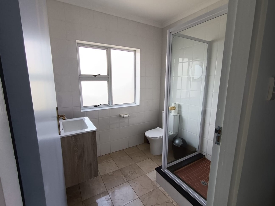 5 Bedroom Property for Sale in Kleinbaai Western Cape